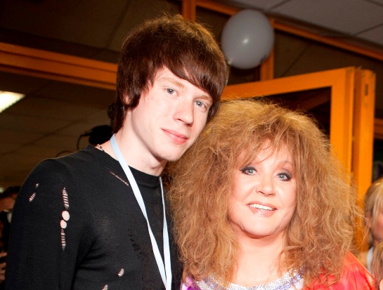 Никита Пресняков и алла пугачева еще не знаком с маленькими дядей и тетей