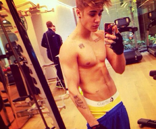 Скандальный Бибер снова попал в полицию