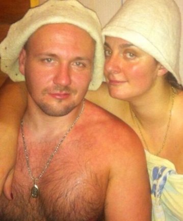 Ваенгу "застукали" в парилке с неизвестным