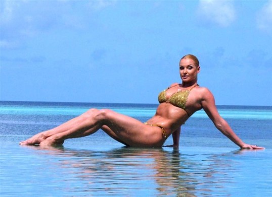 Волочкова отстаивает свою женственную фигуру