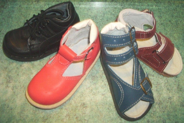 Взуття ортопедичне дитяче шкіряне