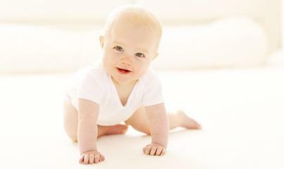 Дата рождения влияет на умение ползать