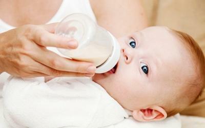 Вводим соки в питание малыша